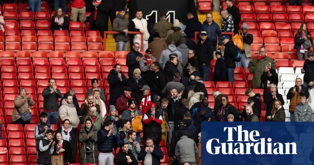 查尔顿对阵朴茨茅斯英冠比赛因球迷突发病情中止，球迷不幸去世