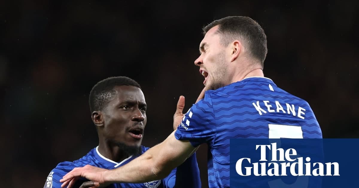 穆耶斯力挺队内对抗盖耶：埃弗顿老特拉福德取胜