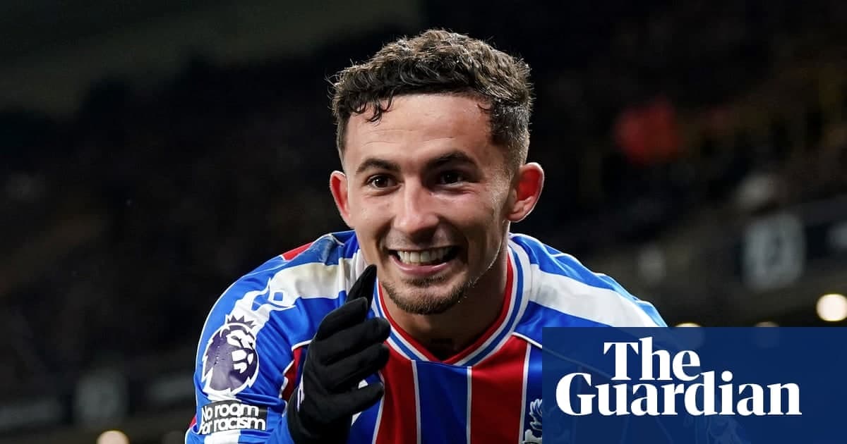 皮诺世界波助力水晶宫击溃狼队，埃德华兹首秀遭遇痛苦开局