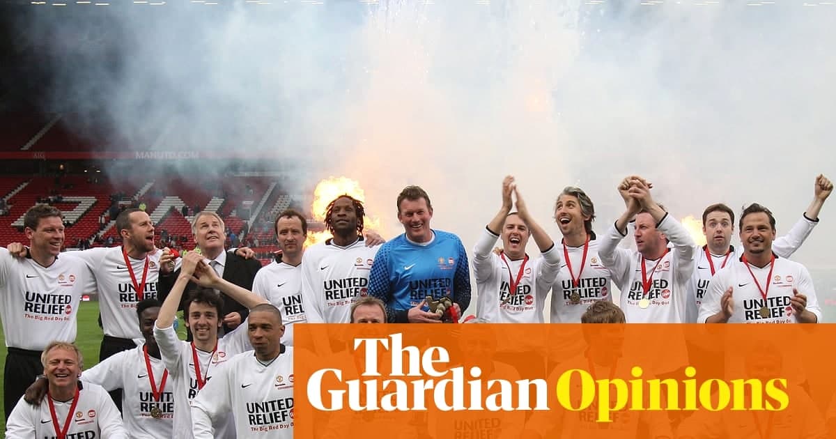 揭穿足球谎言的趣味与边界：一段头球与真相的追寻