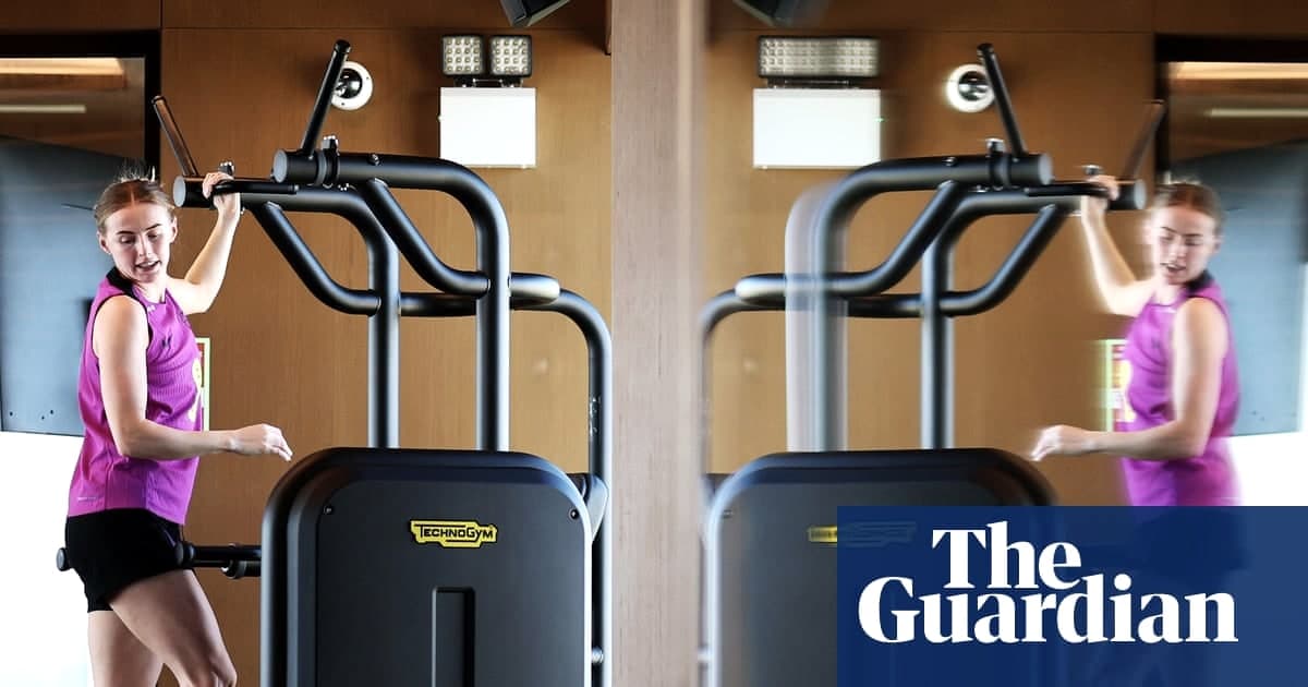 英格兰女足安塔利亚备战世界杯预选：安全关切与球员动态