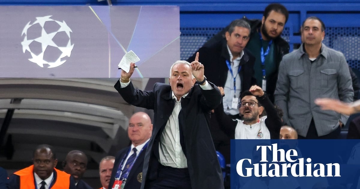 穆里尼奥回归切尔西：一场纯粹舞台剧式的回归