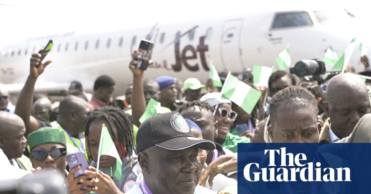 尼日利亚主帅马杜古：作为非洲人，我们爱在场上表达自我