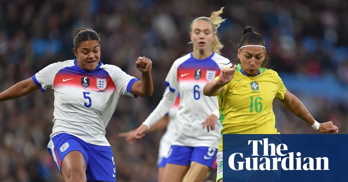 巴西开局迅速2-1击败英格兰女足，Angelina被红牌成转折