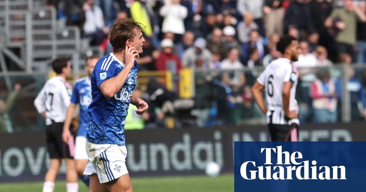 科莫主场2-0击败尤文图斯，帕斯成关键推手，米兰同日登顶