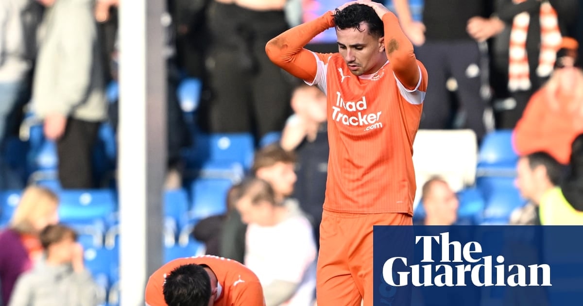 布莱克浦陷入低谷：后 Bruce 时代仍未揭开阴霾，斯托克波特之败再度敲响警钟