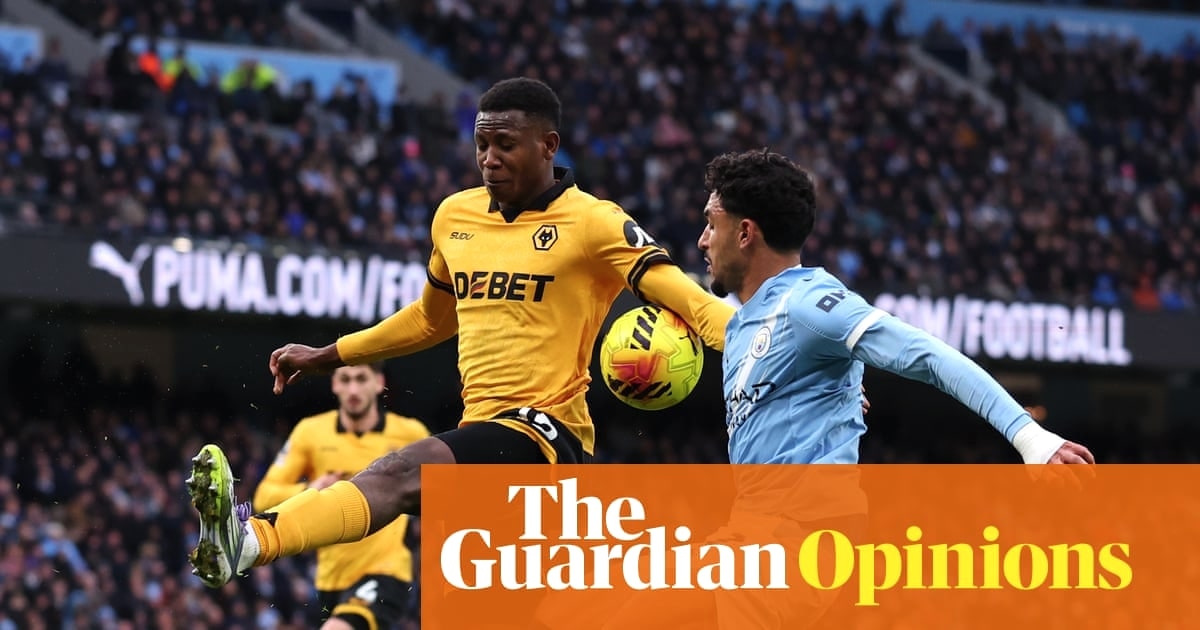 成熟判罚成裁判典范：否认曼城手球点球引发讨论